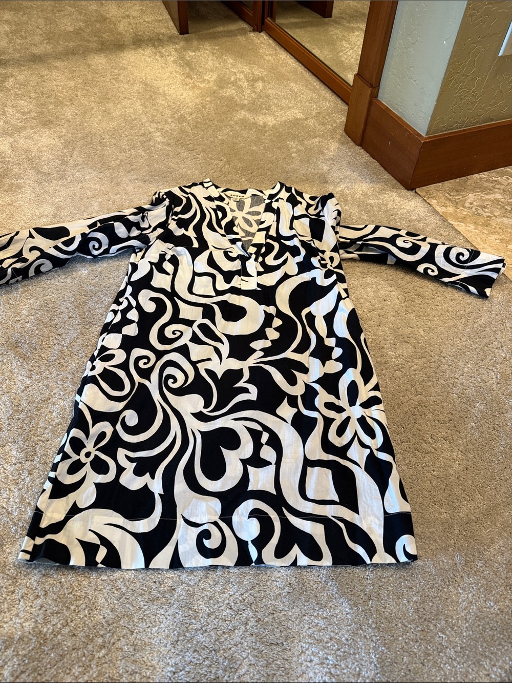 Boden size 6 Black & White Swirl Print Shift Dress